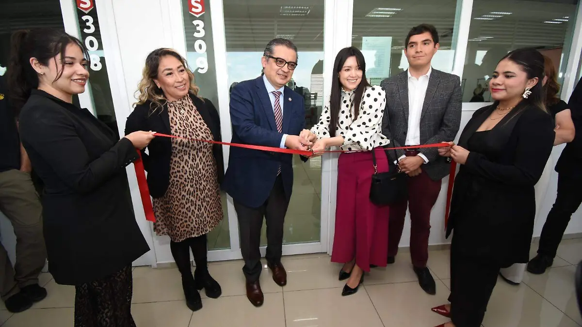 Inauguran el Santander Fashion Lab en la Universidad Incarnate Word en Irapuato (5)